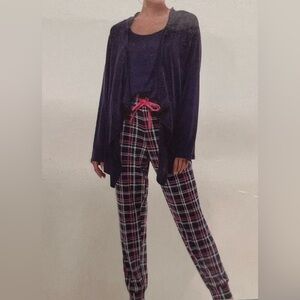 Jaclyn Intimates 3 piece Set Pijama Color Navy Pink Plaid